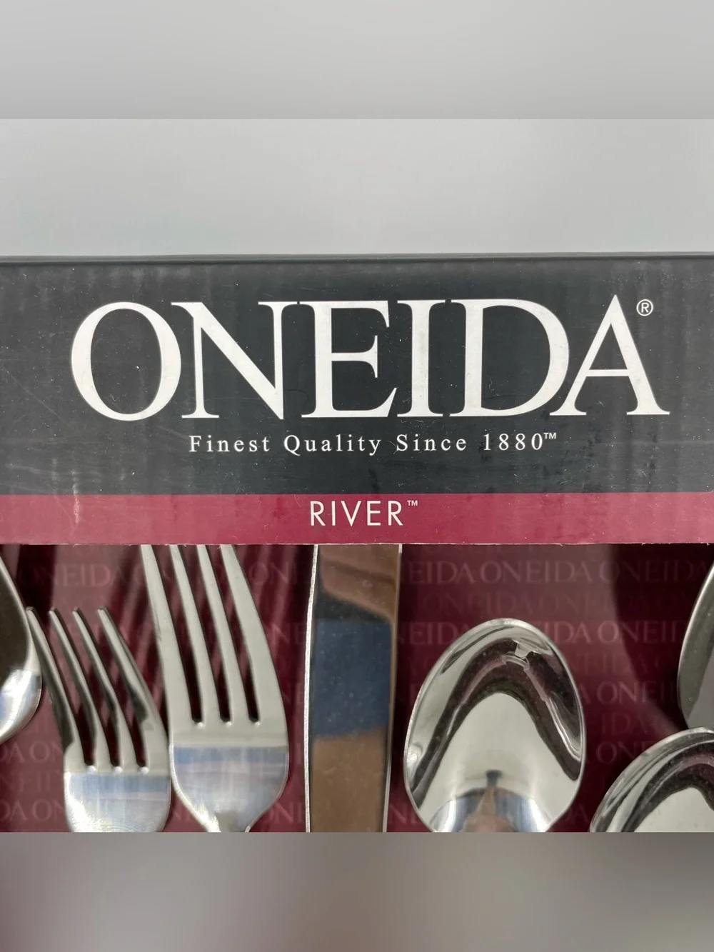 NEW Oneida River 42 Pc Stainless Flatware Set Service For Serving Set For 8